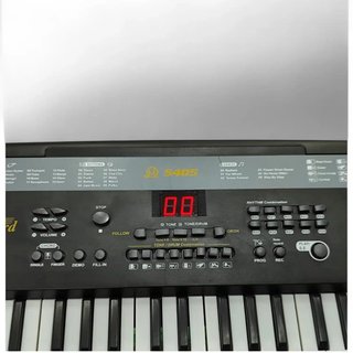 PIANO GENERICO M5405 + MICROFONO