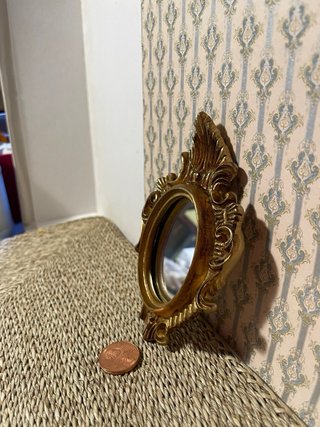 Specchio dorato barocco per casa delle bambole
