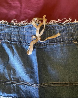 Falda Mango vaquera con cordón. Talla L