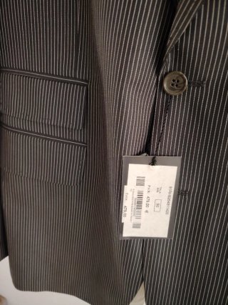 Traje de verano sin estrenar 65% lana 35%