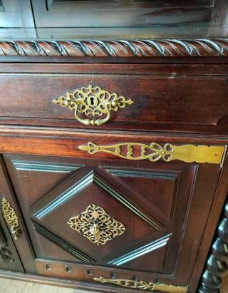 Mueble aparador antiguo madera y bronce Galicia