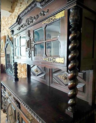 Mueble aparador antiguo madera y bronce Galicia