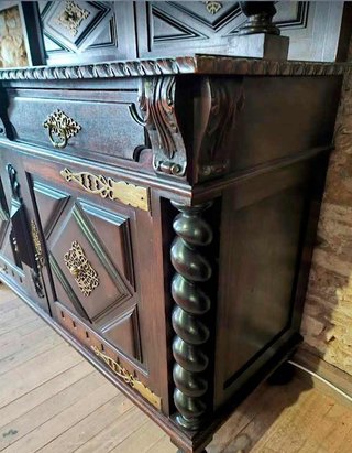 Mueble aparador antiguo madera y bronce Galicia