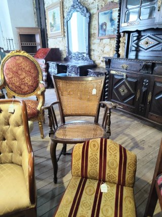Muebles antiguos disponibles en Galicia