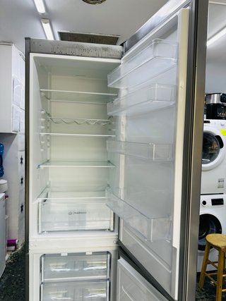 Nevera Indesit plateada