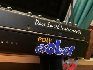 Dave Smith Poly Evolver 4-voice Sintetizador
