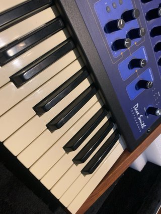 Dave Smith Poly Evolver 4-voice Sintetizador