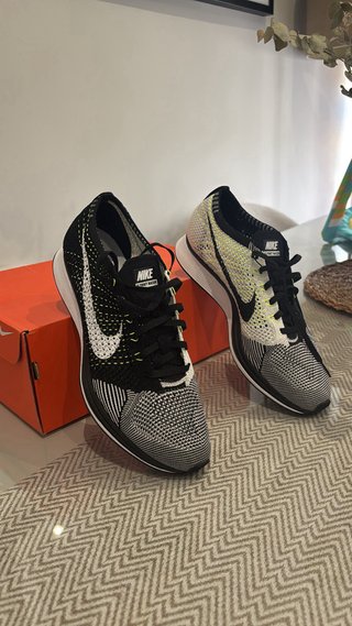 Zapatillas Nike Flyknit Racer Negras/Verdes