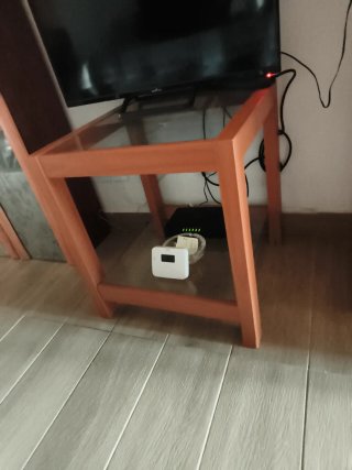 Vitrina de madera y cristal