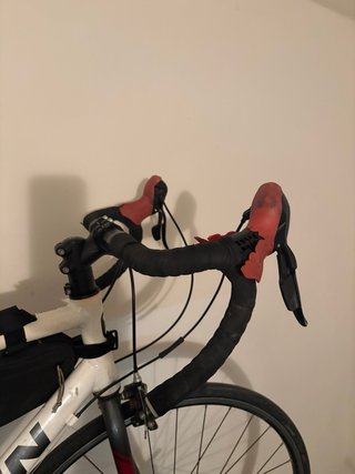 Bicicleta de carretera BTWIN blanca