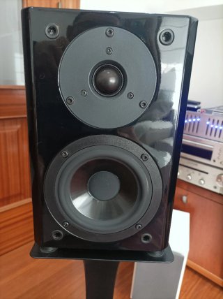 Altavoces Yamaha NX-E700 Negro/Plata