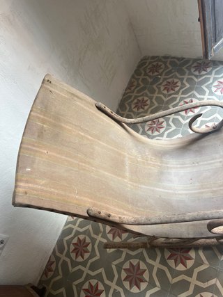 Mecedora antigua para restaurar