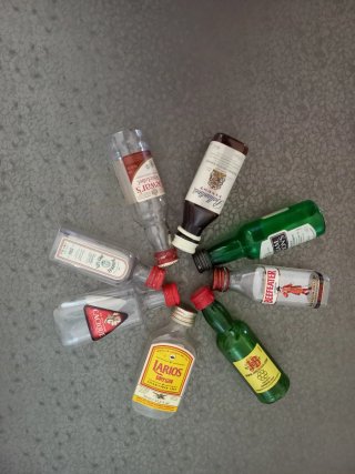 Colección Botellitas Miniatura Vacías