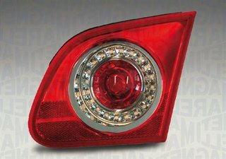 Piloto Trasero IZQUIERDO O DERECHOdo Medio (Magneti Marelli) (4 Puertas) para Volkswagen PASSAT B6 2005