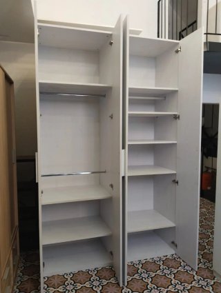 Armario blanco de madera
