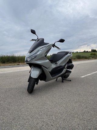 Honda PCX 125 2023 Gris