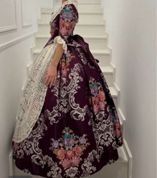 Traje de Fallera con manteletas