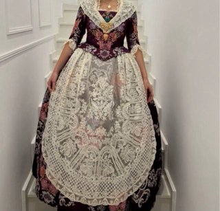 Traje de Fallera con manteletas