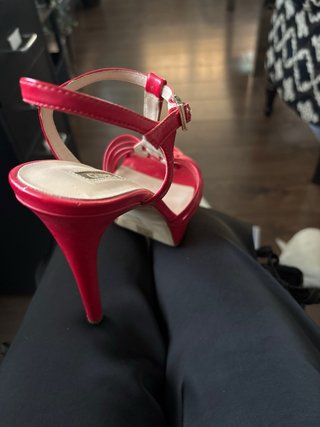 Sandalias Guess Tacón Alto Rojas