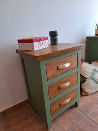 Mesitas de noche madera maciza