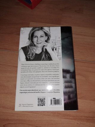 Libro, El silencio de la ciudad blanca