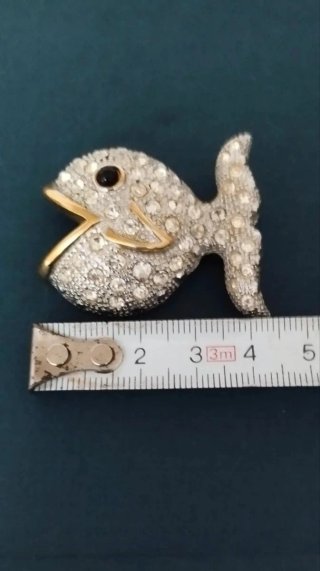Broche Vintage Pez Detalles Dorados Cristal