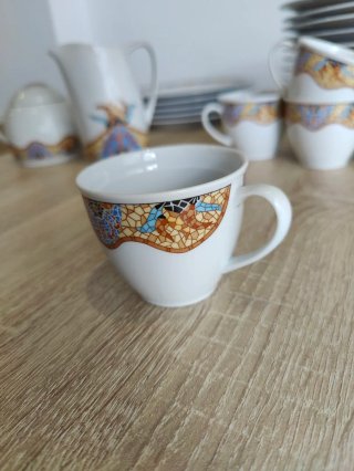 Vajilla estilo Gaudí cerámica y porcelana