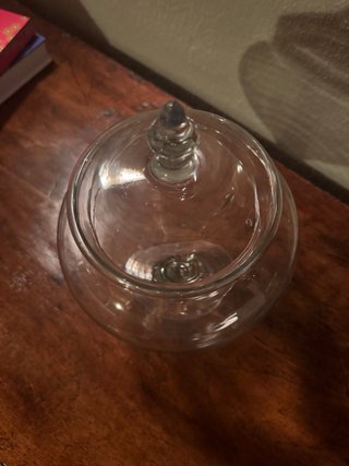 Vaso di vetro trasparente con coperchio