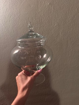 Vaso di vetro trasparente con coperchio