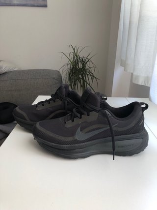 Nike RUN Air Talla 44.5 / 10.5 Nuevas!