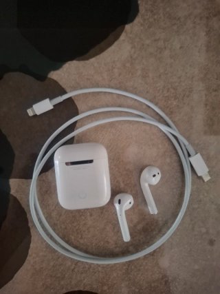 AirPods Apple originali di 2 generazione + cavo