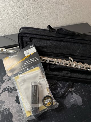 Flauta travesera J. Michael con funda