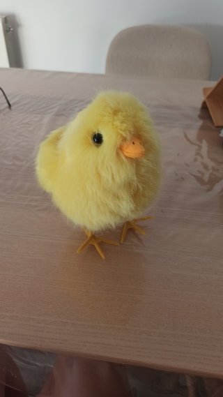 Pollo de peluche amarillo