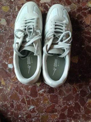 Zapatillas deportivas hombre blancas y grises