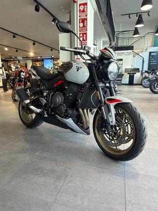 Triumph Trident 800