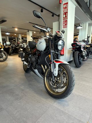 Triumph Trident 800