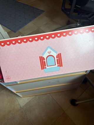 Casita de muñecas de madera