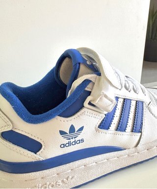 Zapatillas Adidas Forum Blancas y Azules