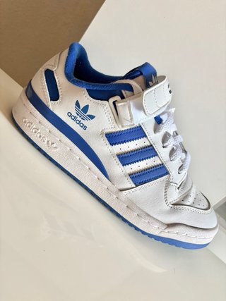 Zapatillas Adidas Forum Blancas y Azules