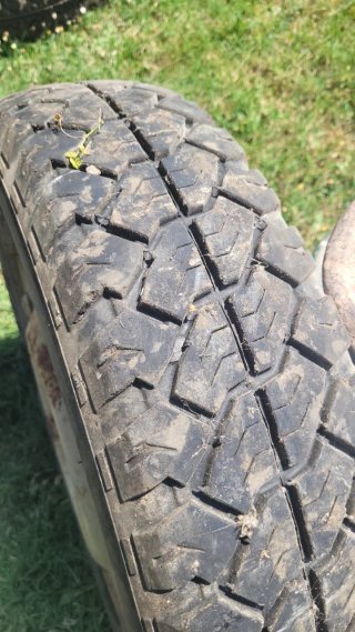 4 Llantas 175/80 R16 con neumáticos lada niva