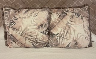 2 Cojines Decorativos Hojas Tropicales