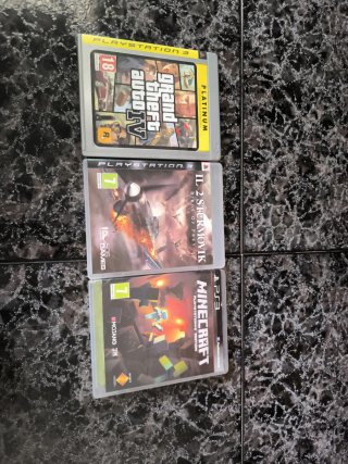 Pacchetto 3 Giochi PS3: GTA IV, IL2, Minecraft