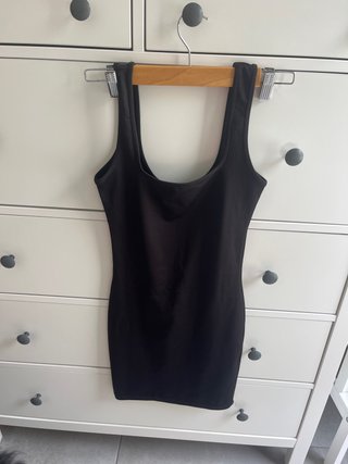 Vestido negro ajustado