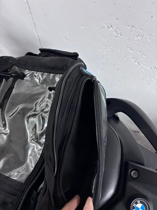 Bolsa Sobredepósito Oxford Negra 18l con imanes