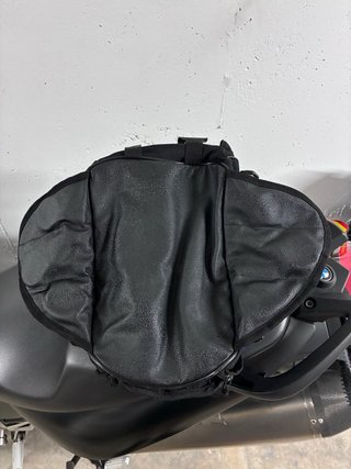 Bolsa Sobredepósito Oxford Negra 18l con imanes