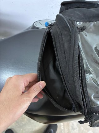 Bolsa Sobredepósito Oxford Negra 18l con imanes