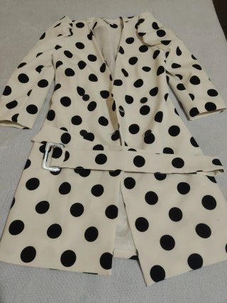 Vestido de fiesta lunares blanco y negro