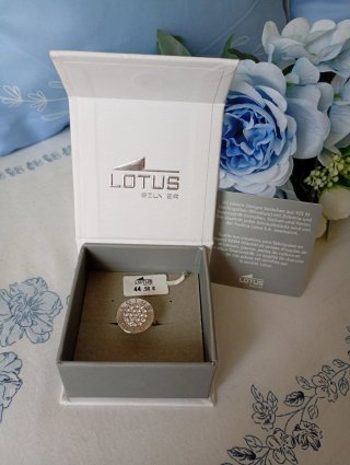 Anillo Lotus Plata con Circonitas