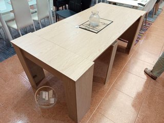 Mesa extensible multifuncional de madera