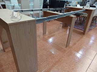Mesa extensible multifuncional de madera